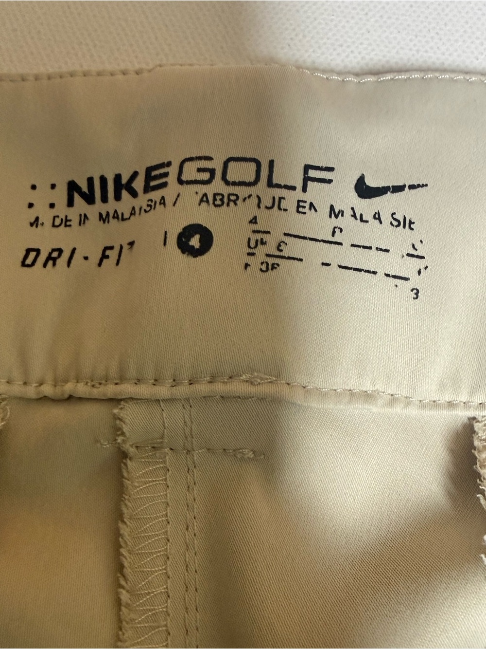 Nike Golf Khaki Bermuda Shorts Size 4 Dri-FIT Stretch Cargo Pockets Classic - Picture 5 of 9